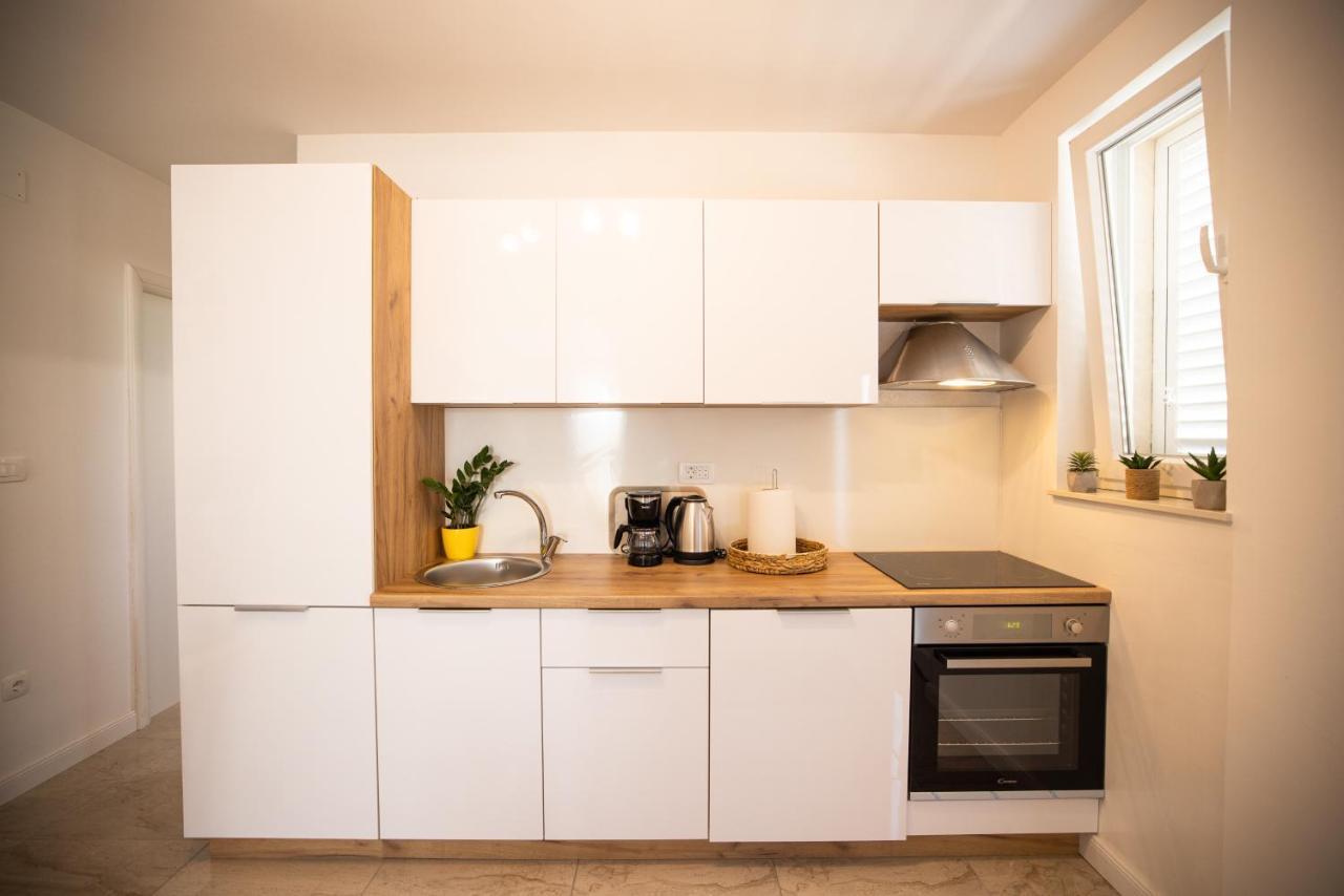 Apartmani Lelu Pridraga Eksteriør billede