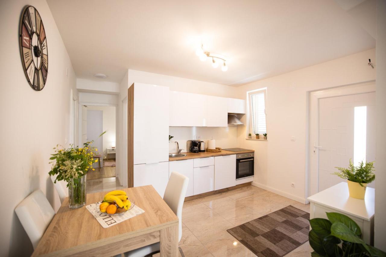 Apartmani Lelu Pridraga Eksteriør billede