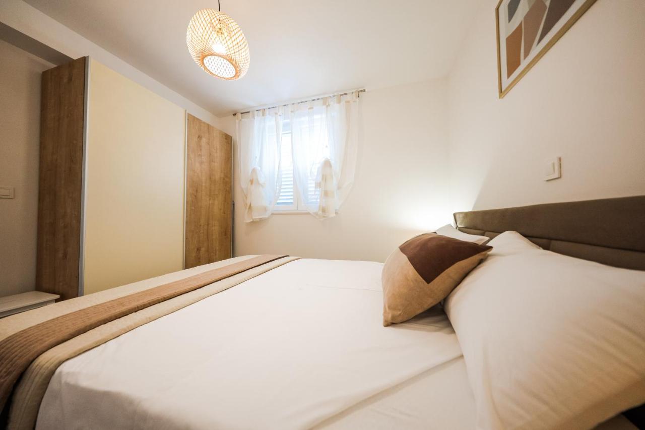Apartmani Lelu Pridraga Eksteriør billede