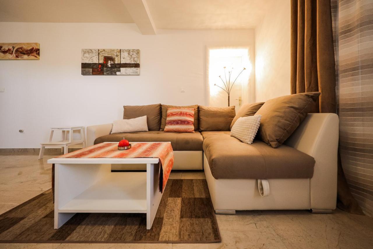 Apartmani Lelu Pridraga Eksteriør billede