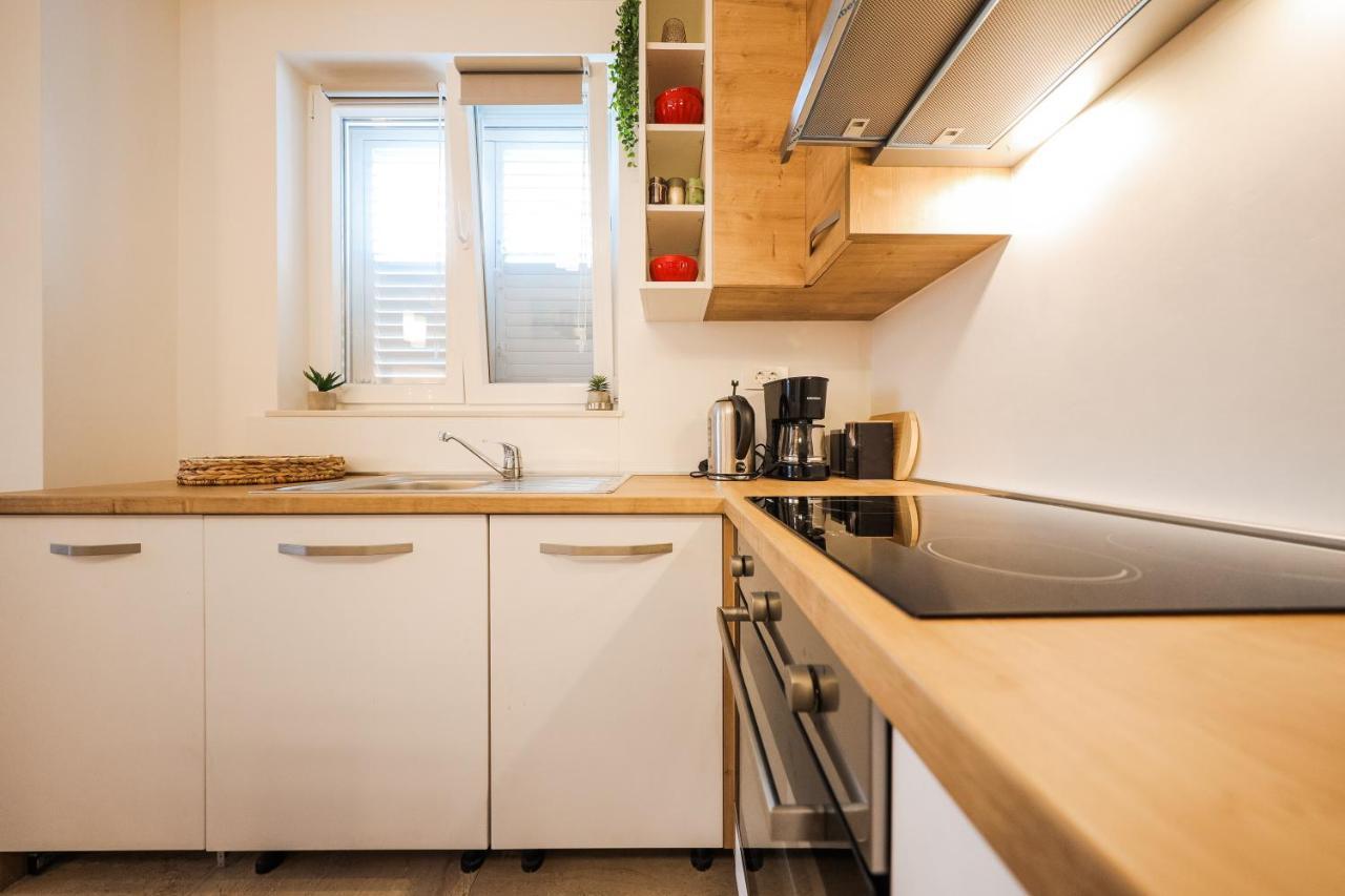Apartmani Lelu Pridraga Eksteriør billede